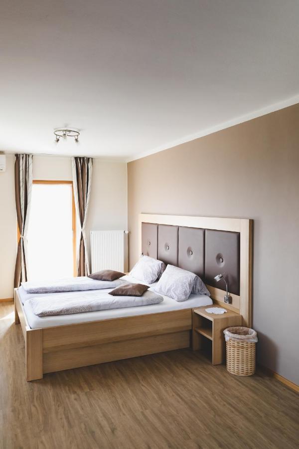 Weingut Peter Grill Bed & Breakfast Leutschach Bagian luar foto