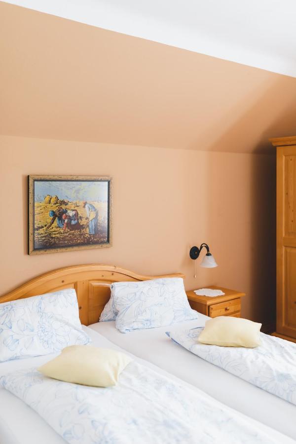 Weingut Peter Grill Bed & Breakfast Leutschach Bagian luar foto